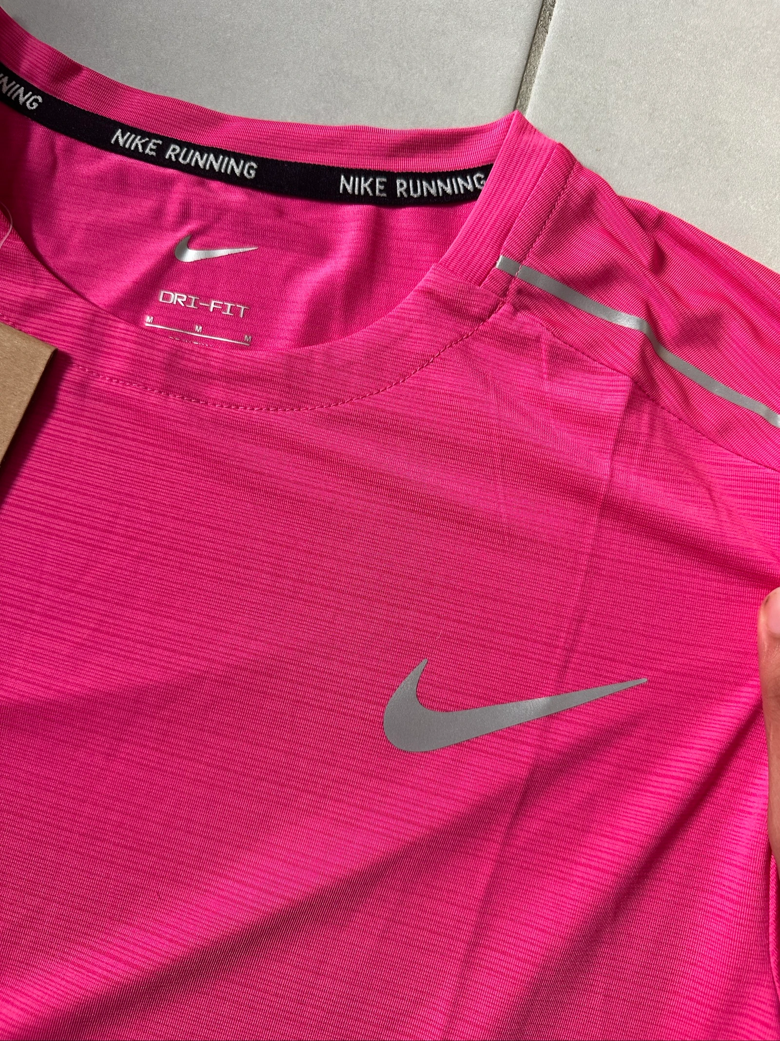 Conjunto de Corrida Nike Dri-FIT Rosa Vibrante M 🏃‍♀️ – photo 5